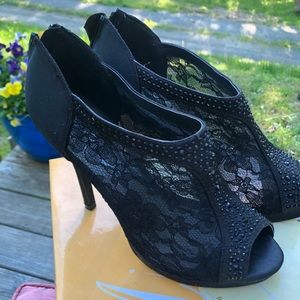 Ladies sz 9 never worn pumps